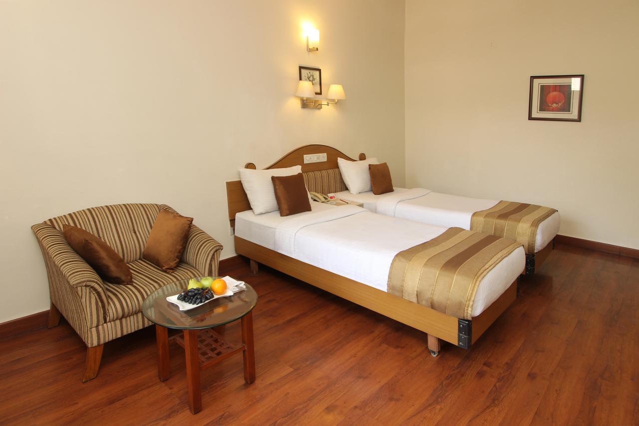 Hotel Park Central Koregaon Park Poona Buitenkant foto