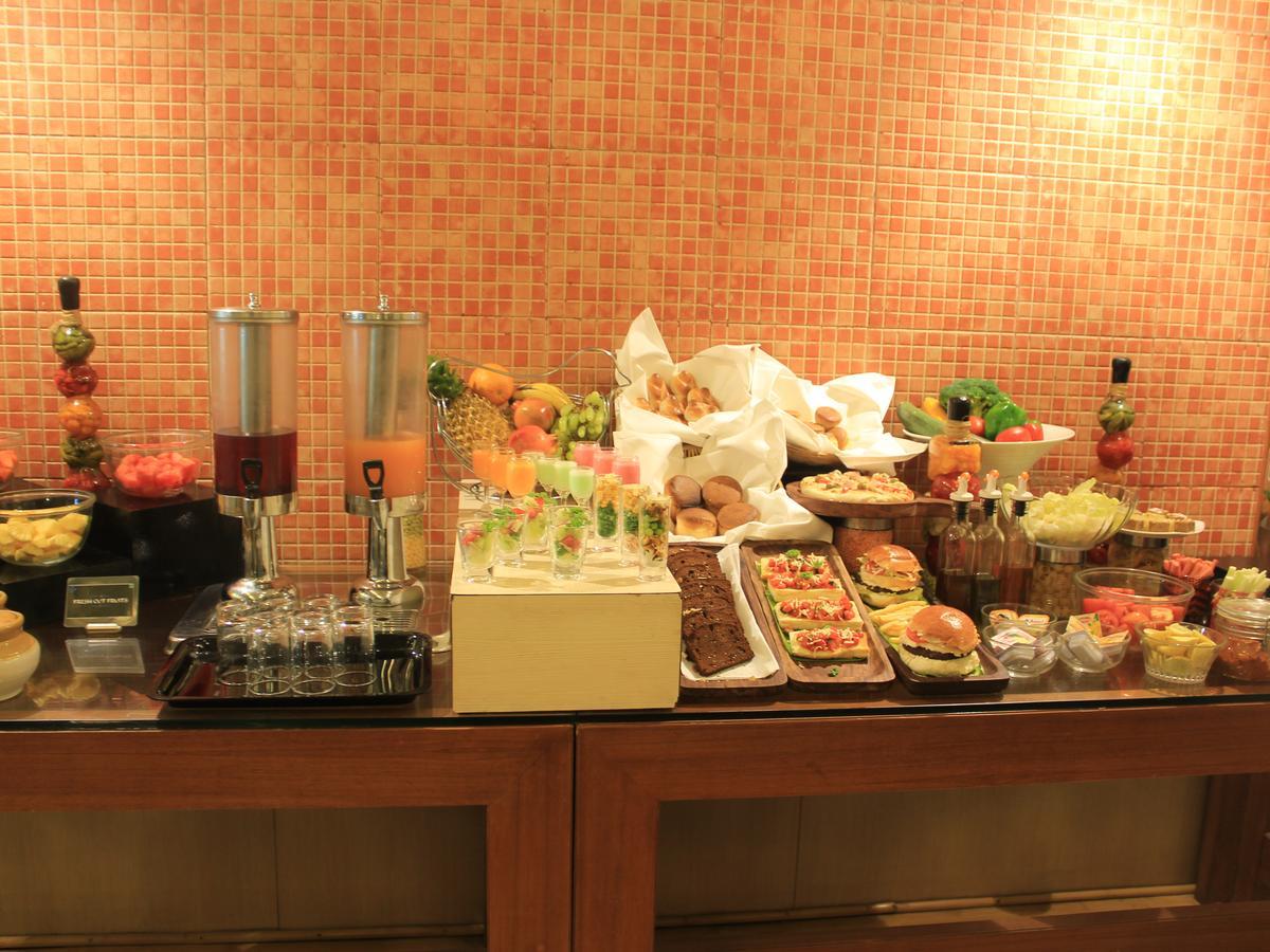 Hotel Park Central Koregaon Park Poona Buitenkant foto