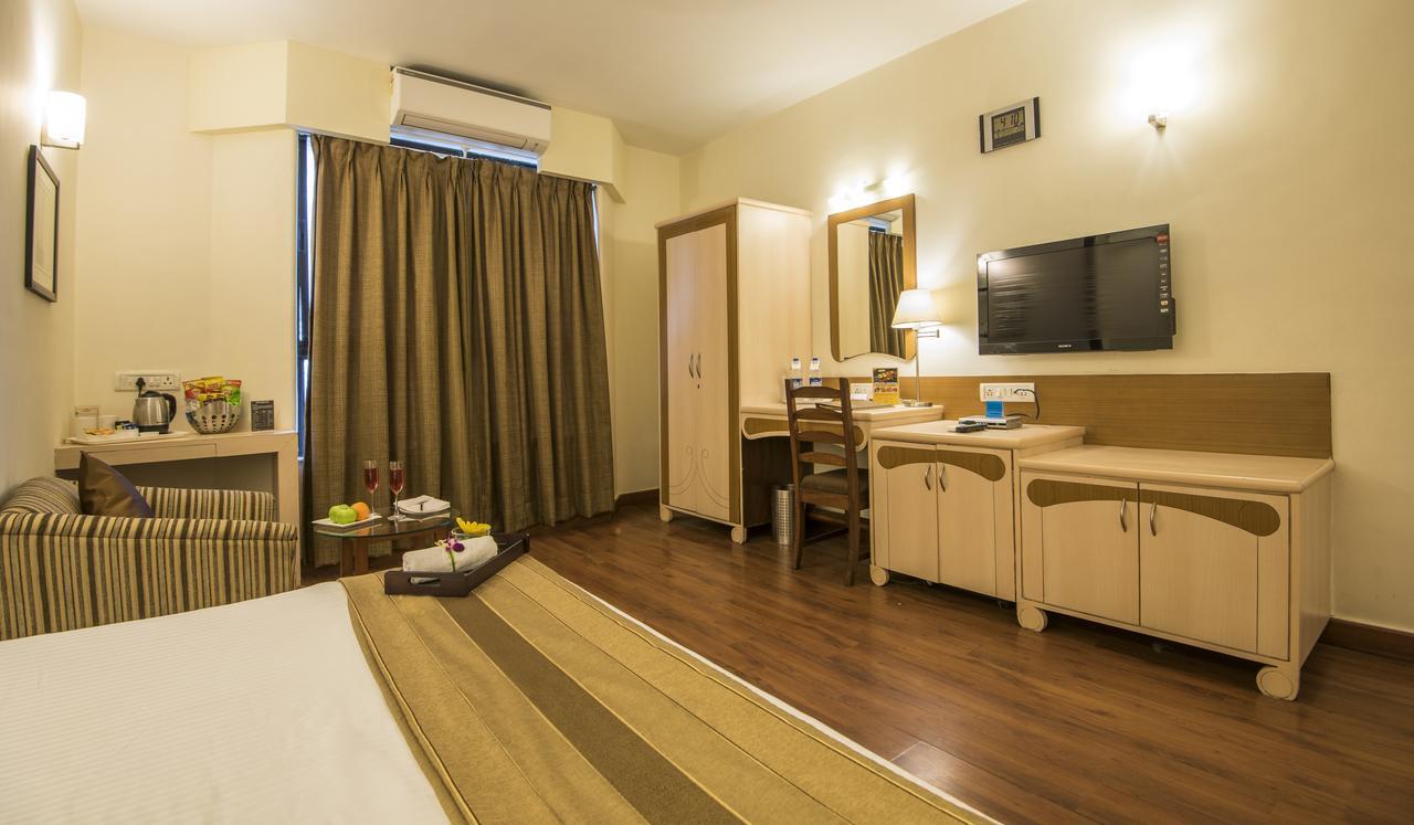 Hotel Park Central Koregaon Park Poona Buitenkant foto