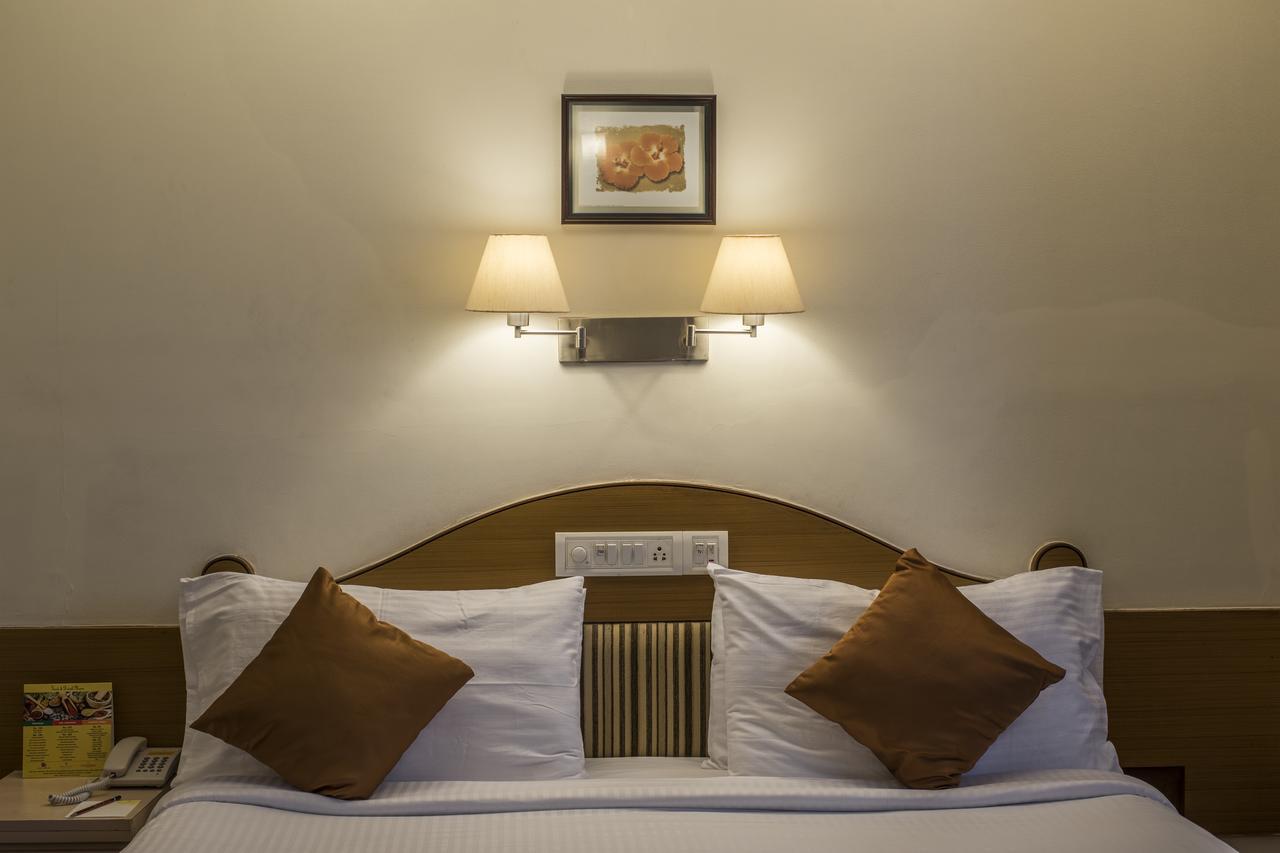 Hotel Park Central Koregaon Park Poona Buitenkant foto