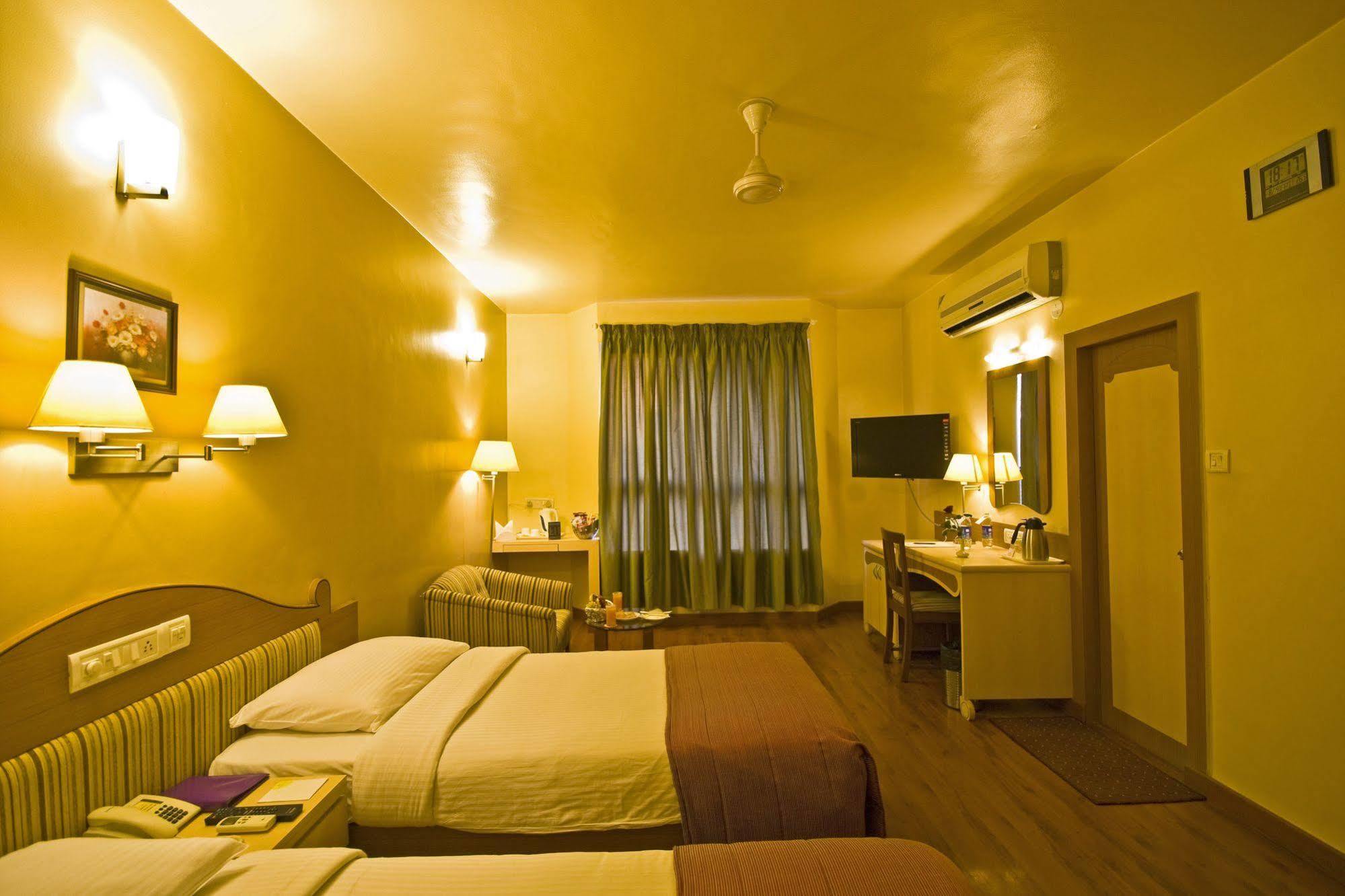 Hotel Park Central Koregaon Park Poona Buitenkant foto
