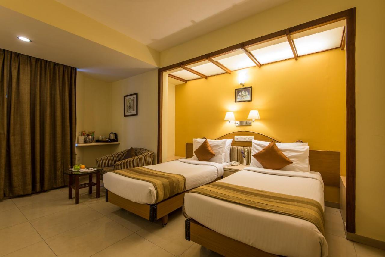 Hotel Park Central Koregaon Park Poona Buitenkant foto